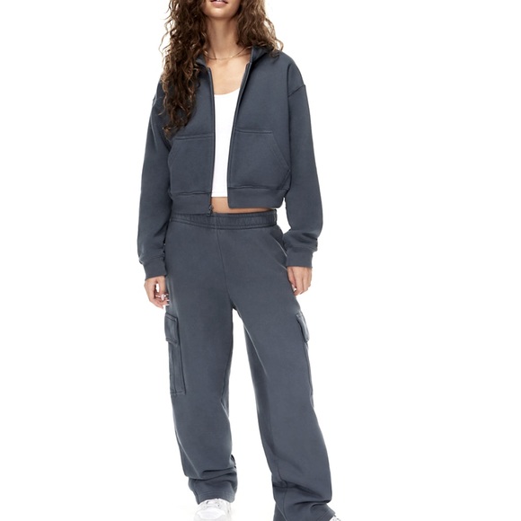 Aritzia Tops - Aritzia sweatsuit